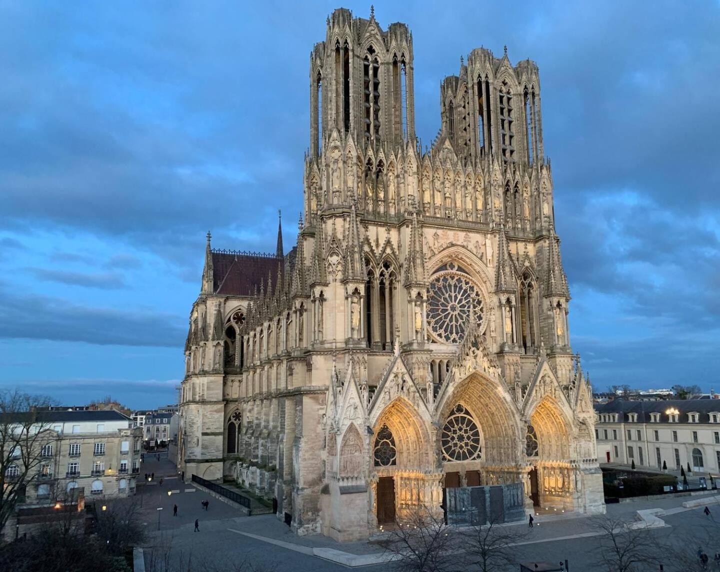 Le Clovis - Centre - Cathedrale Apartment Реймс Екстериор снимка